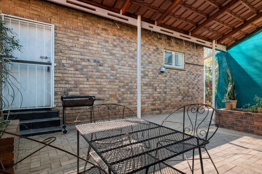 2 Bedroom Property for Sale in Safari Gardens North West